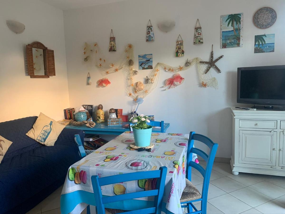 La Casa Azzurra Apartment Ла Мадалена Екстериор снимка